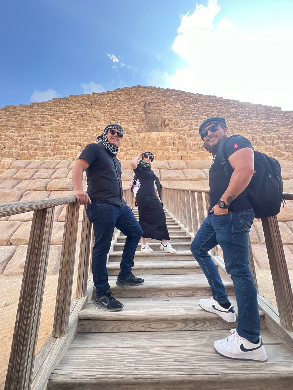 photo_5807895266211251884_y